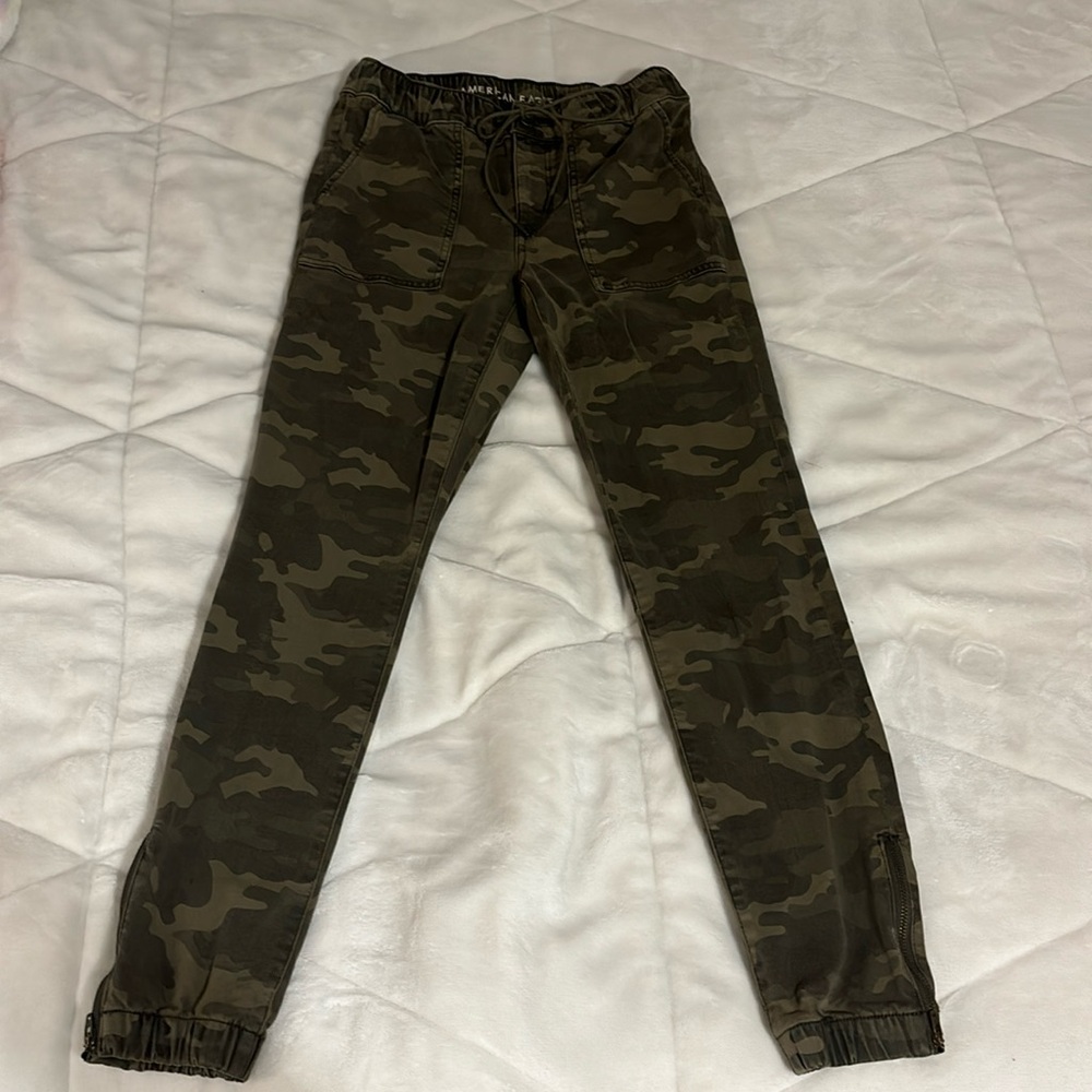 American Eagle Camo Pants